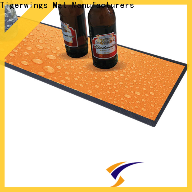 Compra a granel OEM coca cola bar mat OEM para barra de bar