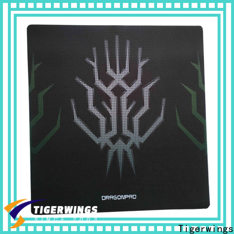 Empresa de protectores de suelo para sillas gaming Tigerwings para cibercafé